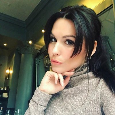 Although I am a bit introverted, I am good at communicating with people and like to do things that make me happy.