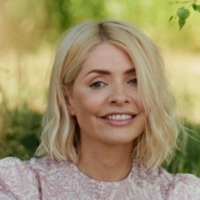 hollywills's profile picture. 📺 Broadcaster
🌙 Founder of Wyldemoon 
💁🏼‍♀️✨ Mother, Wife, Sister, Daughter