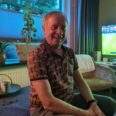 reuvers6's profile picture. 