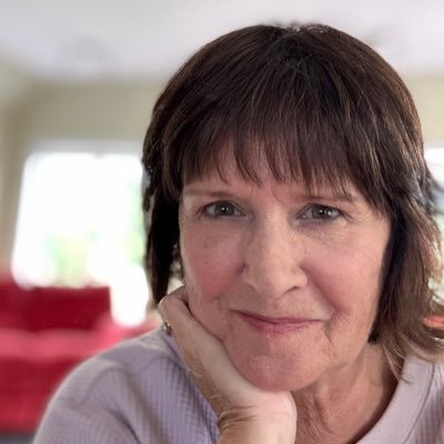Éditrice/auteur de « Ces doutes qui dérangent », Auteur Pour en finir avec le Gouvernemaman. Réal. L'Illusion tranquille. Maman, grand-maman, mariée, choyée.