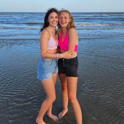 AmyParten32's profile picture. Christ Follower ✝️
Wifey ❤💍
Mommy 💜💜💜💙
Dance & Cheer Mom 🩰📣
Friend of Animals  🐶🐈🐔🐐
Baker of Sweets 🎂🧁🍪
Follows the Sunshine 🌻