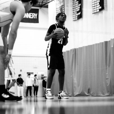 Iowa United 26’ 6’4 190 | Guard/Wing Phone: 514-266-1072