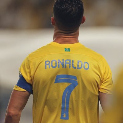 مازاحمت الحوقلة همًا إلا بدّدته، لاحول ولاقوة الا بالله #راشد_الماجد & @AlNassrFC & #CR7𓃵