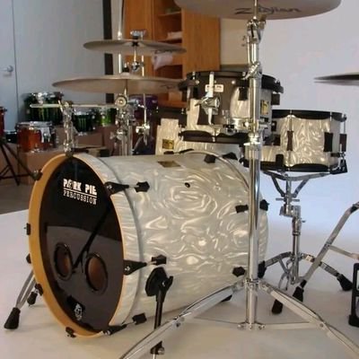 AmolloElea81861's profile picture. a man with few words