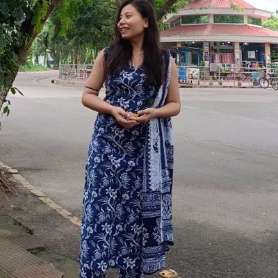 ShikhaChetia's profile picture. Chasing dreams✌👑💫
ৰামধেনুৰ প্ৰত্যেক টো ৰঙক নোৱাৰি নাম দিব ভালপোৱা ✨💫

অসমীয়া, মৰাণ জীয়ৰী ❤️