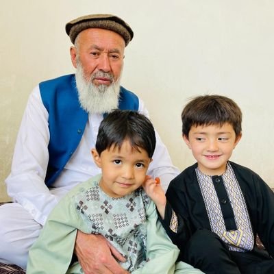 شاید کمی گران تمام شود....
اما شناخت انسان ها
ارزشمند ترین تجربه دنیاست ....!
