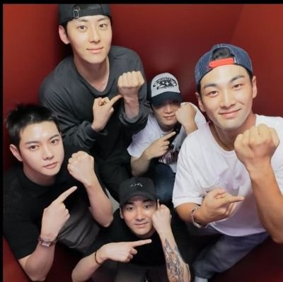 뉴이스트 입덕 200525 ~ / 최애: 김종현 /
220325 🐶러브 / 220613 🐯도노 / 220704 🦊황도 /
220706 🐰민기적 / 220826 🐢앤유