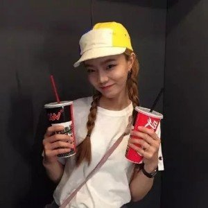 zhong_fu1402's profile picture. 