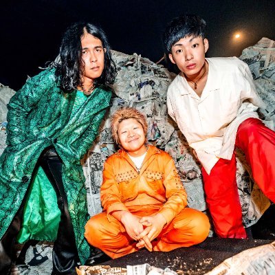 おんがくで、地球をひっくり返せ! Gtオリュウワタル、Baイシザキツカサ、Drソルジャー☆ヨウスケ。 @oryu_japan @inutotsukasa @yoskee_0823 \\ライブお休み中!//