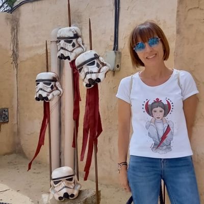 Leer me da paz.
Rebel scum.
Nunca se tienen suficientes 🗡.
Abrasapuentes 🔥