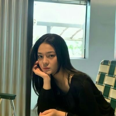 crysainthemoon's profile picture. لا أعرف لماذا تسألني