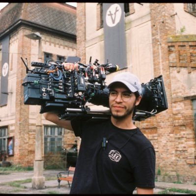 josembahamonde_'s profile picture. Él. Cinefotógrafo mexicano 🇲🇽. Recorrí el Himalaya con un solo calzón.