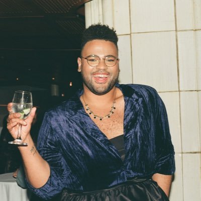 HausofArmstrong's profile picture. does anyone still wear a hat?