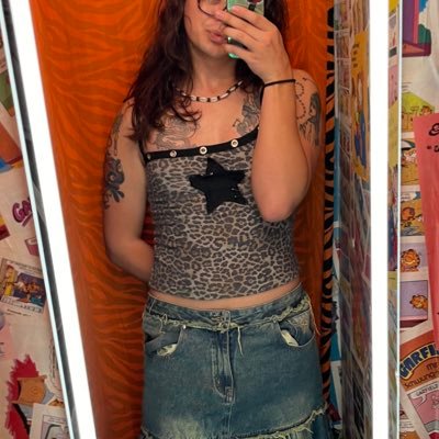 nopearpressure's profile picture. a succulent chinese meal / they / @lilboyang