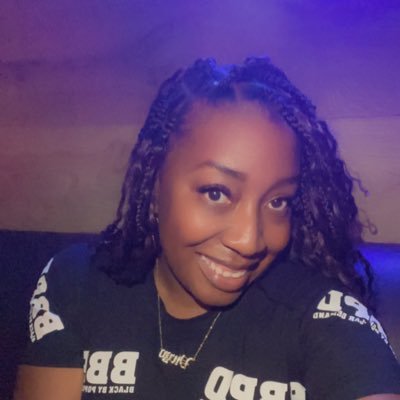 the_queen23's profile picture. 