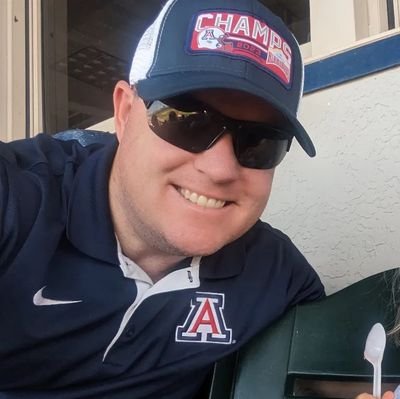 The University of Arizona • Father • Tucsonan • Communicator • Former SID @arizonafball @arizonabaseball • #BearDown ⛳️ 𝘝𝘪𝘦𝘸𝘴 𝘢𝘳𝘦 𝘮𝘺 𝘰𝘸𝘯.