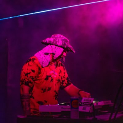 Owner/CEO of @district_sounds ⚔️ @jlynn_amanda❤️ DJ Account: @iamschwarte