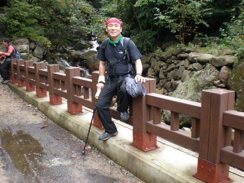 e_hans1920's profile picture. 조금알고 많이 이해하자````