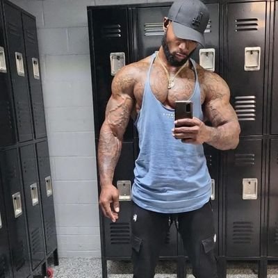 I'm a honest and caring Black Master looking for serious sluts/sissies to be owned, trained and breeded by me not here to waste my time you whitebois