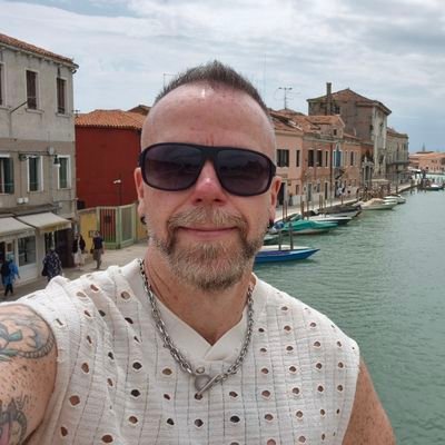 🇨🇦 In 🇬🇧 & 🇪🇸 with @slhutch1980 👬🏻🏳️🌈
Doggy daddy to Reggie & Dave (Rip Monty) 🐶🐶❤️
Bots and c*nts get blocked x