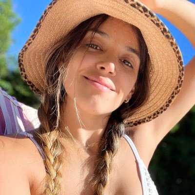 FlorenciaJua's profile picture. Abogada.