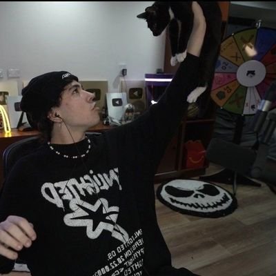 GrimoldiLu8519's profile picture. 