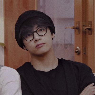 † As unforeseeing as a tiger, he howls his Herculean magnanimous through the air. (Kim Taehyung, 1995.)