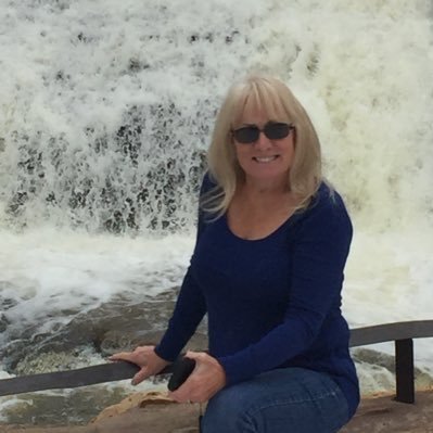 EmilyJaneM20's profile picture. Hello, I'm Emily. Texas is in my soul & America 🇺🇸 is in my heart. This world is trendy yet l'm a true classic. Simple & free with dangerous pair of Eyes 👀