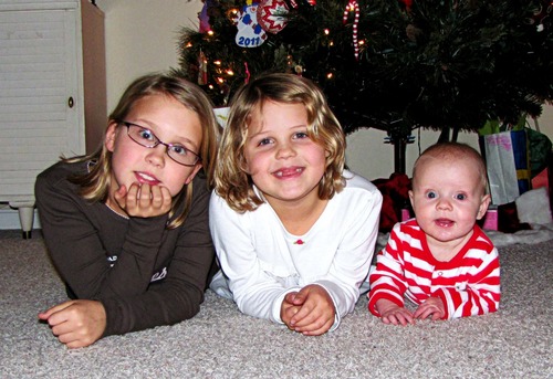 Lizz2theH's profile picture. Wife, mother, daughter, friend.