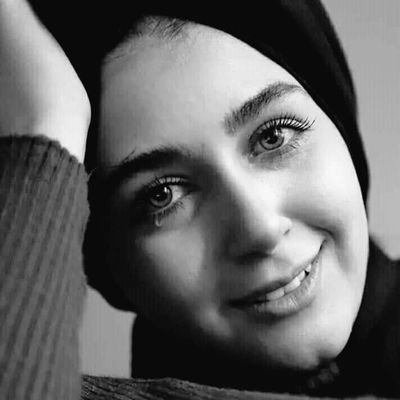 والحياد في قضايا الحق خيانة, والصمت في وجه الظلم شراكة مع الظالم .
وَلَا تَحْسَبَنَّ اللَّهَ غَافِلًا عَمَّا يَعْمَلُ الظَّالِمُونَ .