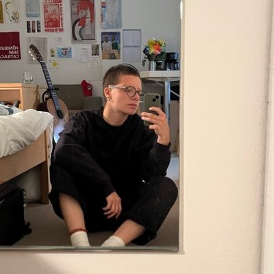 hidrocor's profile picture. let the ship sink