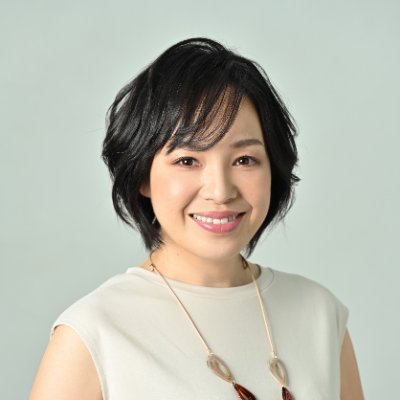 AI で声を見える化|Voicyパーソナリティ|もともとは声に自信がなかった私。声の研究を始め、20年間で1,000人以上を指導、通算レッスン数20,000回超。けんすうさん・尾原和啓さんなど著名人も担当。発信者・インフルエンサーの声を武器に変えるプロ|お問い合わせ✉️mail@info.voice-mika.com
