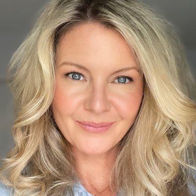 Enthusiastic and cheerful, honest and modest. Hardworking and good at making friends😉😉. USA, mother, divorced. ❌ Pornographic.