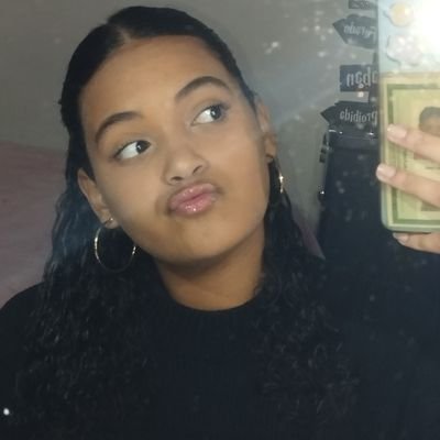 não ligo pra oq tu pensa de mim, estou ocupada admirando minha beleza 😘