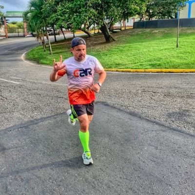 Me gusta trotar, apoyo al deportivo tachira, al barcelona FC, fanatico de los leones del caracas, soy catolico y me gusta vivir en PAZ y en DEMOCRACIA....