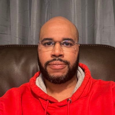 Father, trekkie 🖖🏽, Star Wars fanatic, and geek. Black lives matter!