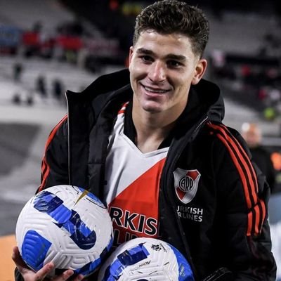 Fútbol y política. Follow Back Garantizado. KUKAS, LIBERTOS, y FANÁTICOS DEL GOBIERNO DE TURNO, abstenerse. Veo, escucho, pienso y luego formo mi opinión.