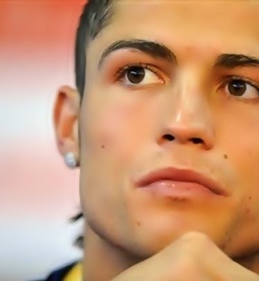 Não somos o Cristiano Ronaldo e muitos menos Fake, apenas um Fã e Admirador desse belo Craque Português