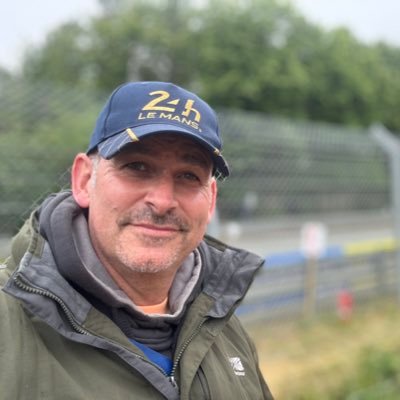 Casual collector of old cars. Enjoy the odd cigar, country music, sound of a Merlin and the smell of Castrol R motor oil. Chinnor Rugby/ Wasps/ Chicago Bears