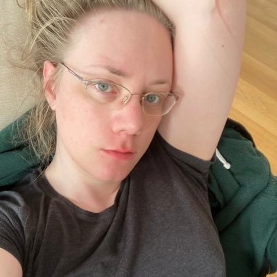 intersectional anarchatransfeminist, nihilist, physicist, demigoddess, cupcake • we don't believe in nations or property Ⓐ • she/her