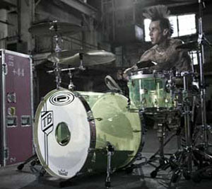 super18244's profile picture. Perfumeさんの事が大好きな高校1年生。ドラムを10年くらいやってます。邦楽も洋楽も聴きます！Ｖ系はあまり好きではありません。blink-182 perfume SUM41 linkin park Green Day etc.URLはYouTubeのものです。