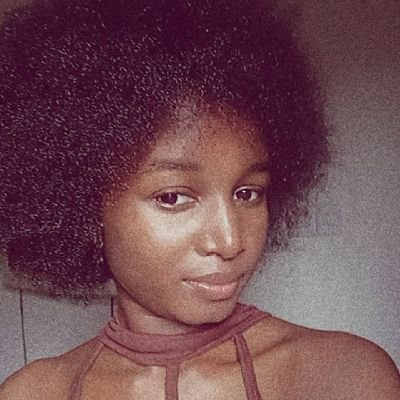 Loves music ❤️
logo and flyer maker,
oil perfume vendor,
Fashion designer,
in competition with no one 👌.