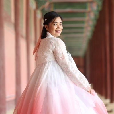 xkrisb's profile picture. Film Buff. Visual Artist. Somewhere over the rainbow. Peds. MD.