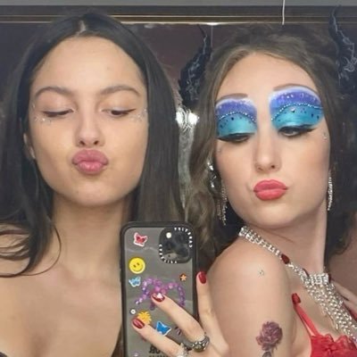 c4tchmenow's profile picture. fan acc | not impersonating