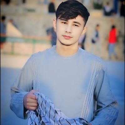 In 24 hours, I spend 10 hours on social networks and computer science and technology. I am very interested in social networks.