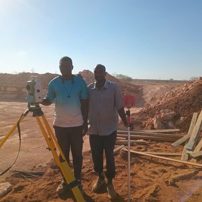 مهندس مساحة عامة خريج جامعة الخرطوم السودان متزوج واب