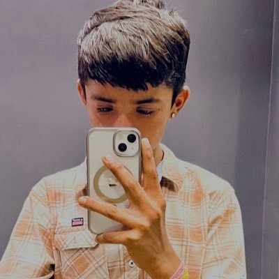 mahirathore009's profile picture. हिंदी शायरी ❣️