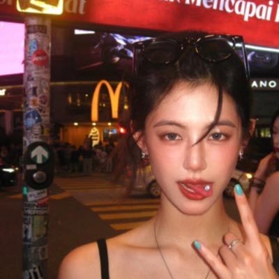 AABABESX's profile picture. 学如逆水行舟，不进则退  playing pretend https://t.co/E65hJ6sZD4