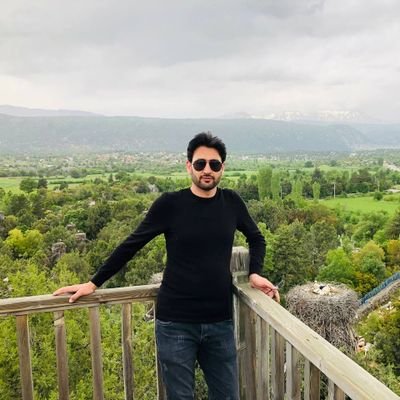 qadeer06336's profile picture. 