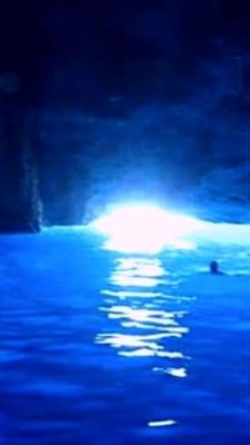 anentaxtos2306's profile picture. Σκεπτόμενος, έμπειρος και έμπυρος, έζησα όπως ήθελα, ευχαριστώ, συγγνώμη, σαγαπώ, τρεις σπάνιες λέξεις. Έζησα την αχαριστία στο πετσί μου. Τον έρωτα στο έπακρο.